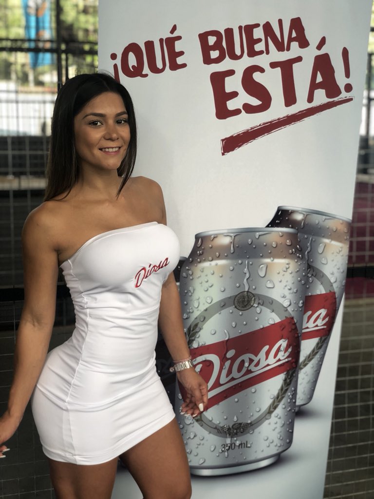 Thelmaorti's tweet photo. Lindo sábado compartiendo con el equipo de Diosa Paraguay .! Gracias por el cariño 😊❤️ #Diosa #Quebuenaesta https://t.co/cvXzfKfv5d