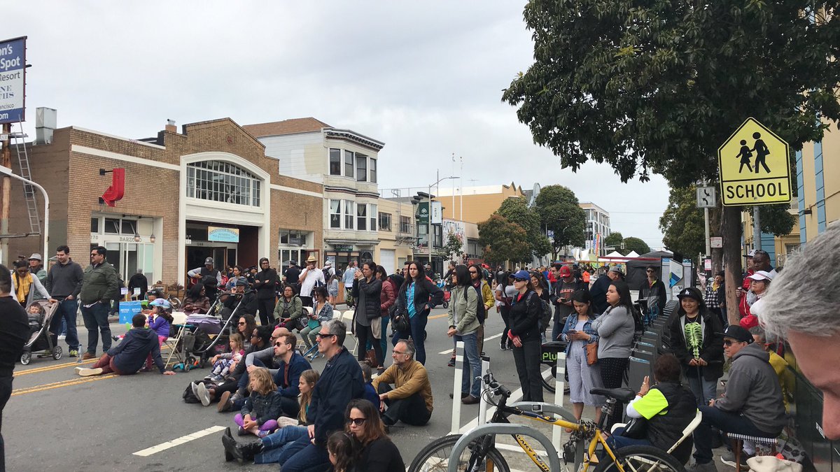 ConsulmexSFO's tweet photo. El 5 de Mayo se ha convertido en una celebración muy popular y cada vez más reconocida en Estados Unidos. En esta ocasión #mexamfest no solo rinde tributo a los mex nacidos en 🇺🇸, además se une a las celebraciones comunitarias de este día! iniciamos día 5 👉🏼 @gemijose https://t.co/JFVlKNH6PI