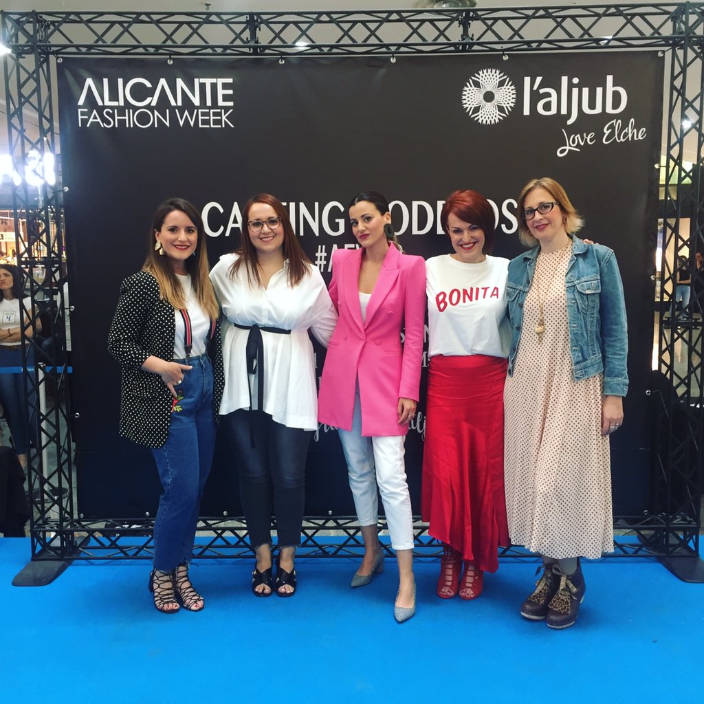AlicanteFW's tweet photo. Jurado del CASTING FINAL DE MODELOS #AFW18 en Centro Comercial @laljub de Elche. ¡Deseando ver a todos los finalistas! ¡Muchísima suerte! 🍀 @AnnePoupee @AlmaModaAldia @nattorress #MartaAbellan #AriannaPe https://t.co/Ki7UggT4nQ