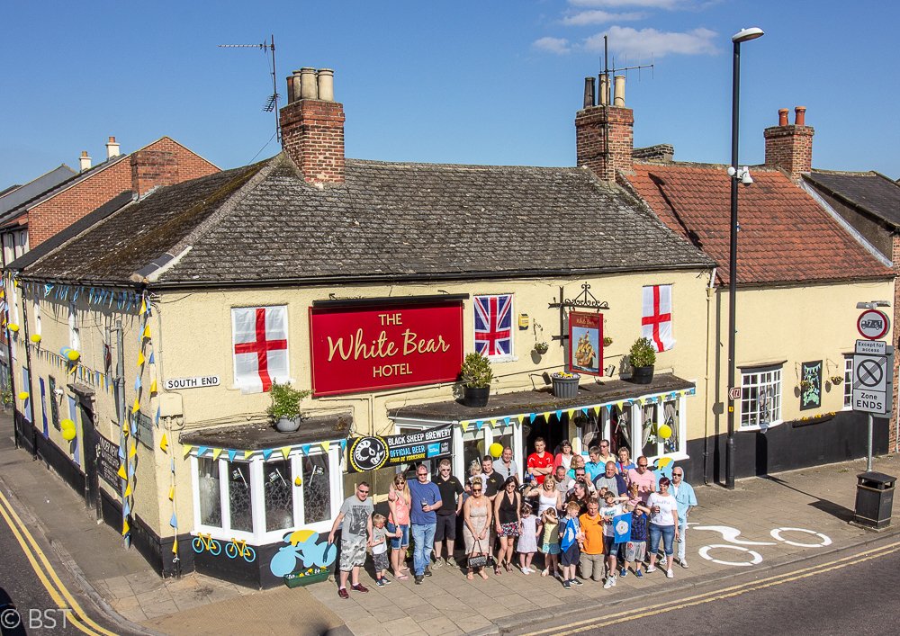 All the stops have been pulled out by the <a href="/whitebearbedale/">White Bear Bedale</a> for the <a href="/letouryorkshire/">Tour de Yorkshire 🚴</a> @OfficialBedale <a href="/Welcome2Yorks/">Welcome to Yorkshire</a> #TourDeYorkshire2018 Fantastic effort! bedaleandvillages.wordpress.com/2018/05/05/all…