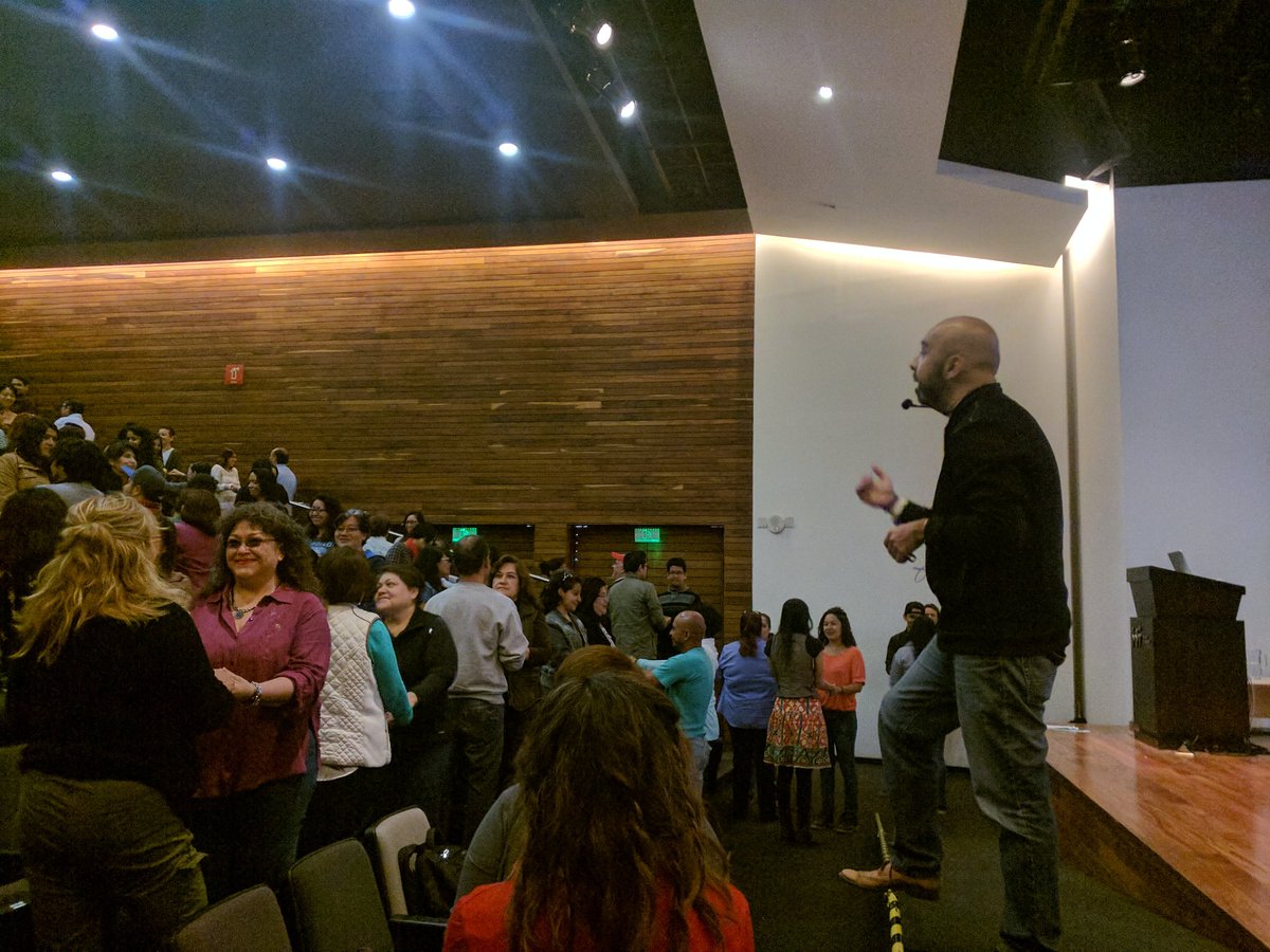 Resilienciamx's tweet photo. Poniendo un poco en crisis a los asistentes al @MuseoMyT en el curso: "Manejo de grupos en situación de crisis" ¡nos vemos el próximo sábado! #Resiliencia #GeneraCambios @generacambios https://t.co/SrcD6ydSsF