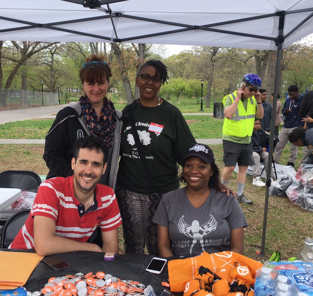 LIStreetsNY's tweet photo. We had over 100 people at this mornings Friends of Brookville Park event! #LoveMyParkDay @Daniel_A_Solow @TransAlt @kangela21 https://t.co/HPP2tkRrUp