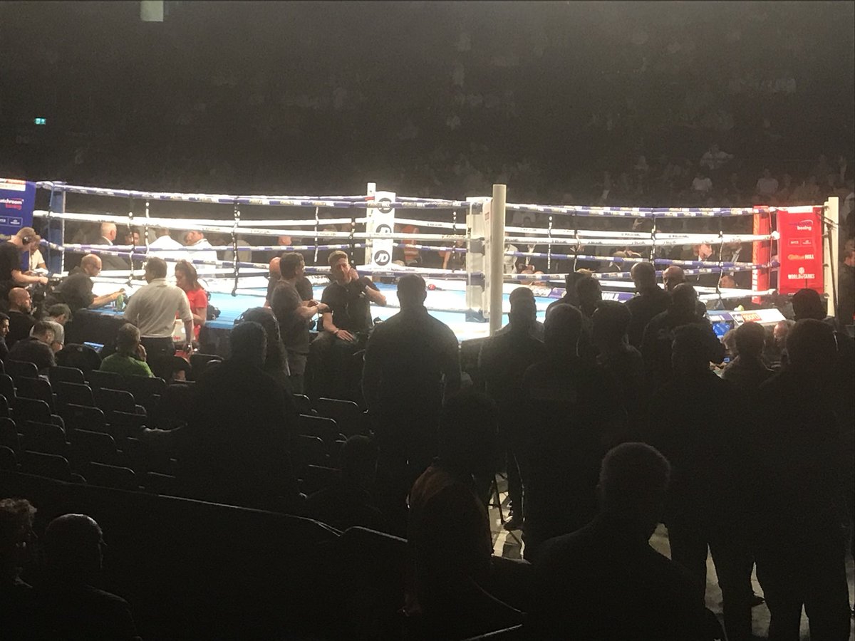 sebjonesuk's tweet photo. At the #02 for the Haye vs Bellew fight. Already a cracking atmosphere. Watch out for the Haymaker! https://t.co/W1VbrJVhVu