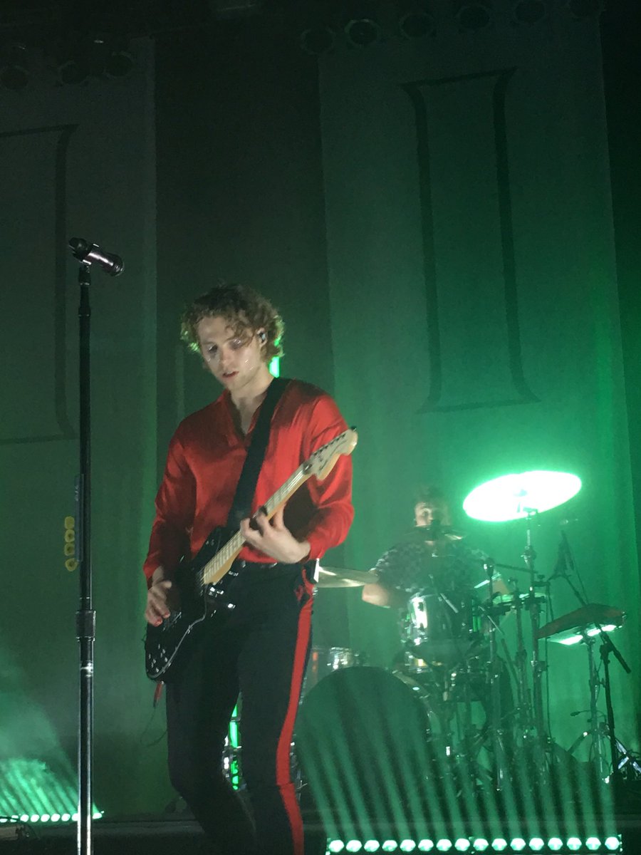 catheriinejeann's tweet photo. I named my car luke Bc it has red stripes on the side and Luke had red stripes on his pants when I saw him in Houston #5sos3houston #5sos3 #5sos @Luke5SOS @5SOS https://t.co/pLOiHhbokX