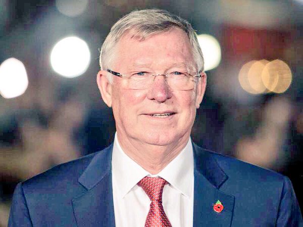 Footballtweet's tweet photo. Man United statement: "Sir Alex Ferguson has undergone emergency surgery today for a brain haemorrhage.  The procedure has gone very well but he needs a period of intensive care to optimise his recovery. His family request privacy in this matter."

Pull through Sir Alex. 🙏 https://t.co/6fmInWNzWJ