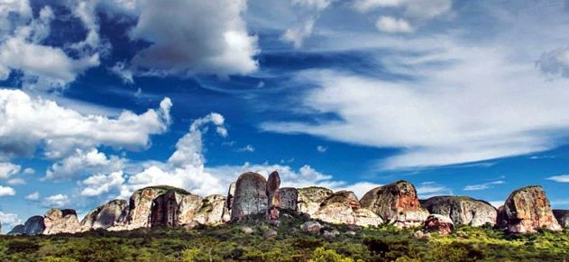 kayakthekwanza's tweet photo. Parts of our #kayaking journey retraced the steps of David #Livingstone's transcontinental #Africa trip (1854-56). #Luanda #Massangano #pungoandongo #pedrasnegras #Angola https://t.co/m7SbL4UsZb https://t.co/r5iM6lyd2m
