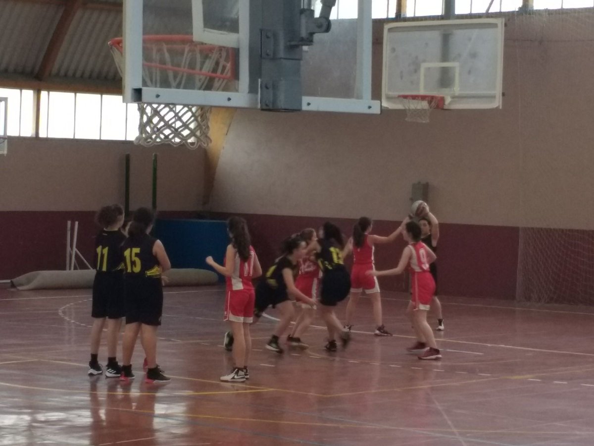 Asteburuko emaitzak
SMI KIROL ESKOLA 
(predeporte 1-2》multideporte》areto futbola/atletismo/saskibaloia)

SASKIBALOIA
 *Infantil Femenino 
Fátima   46-33   SMI

 *Mini mixto 5x5 
SMI    jardunaldirik gabe
Intxitxu   67-24   SMI

<a href="/jarrilleros/">jarrilleros sk</a> #kiroleskolasmi #menejoven