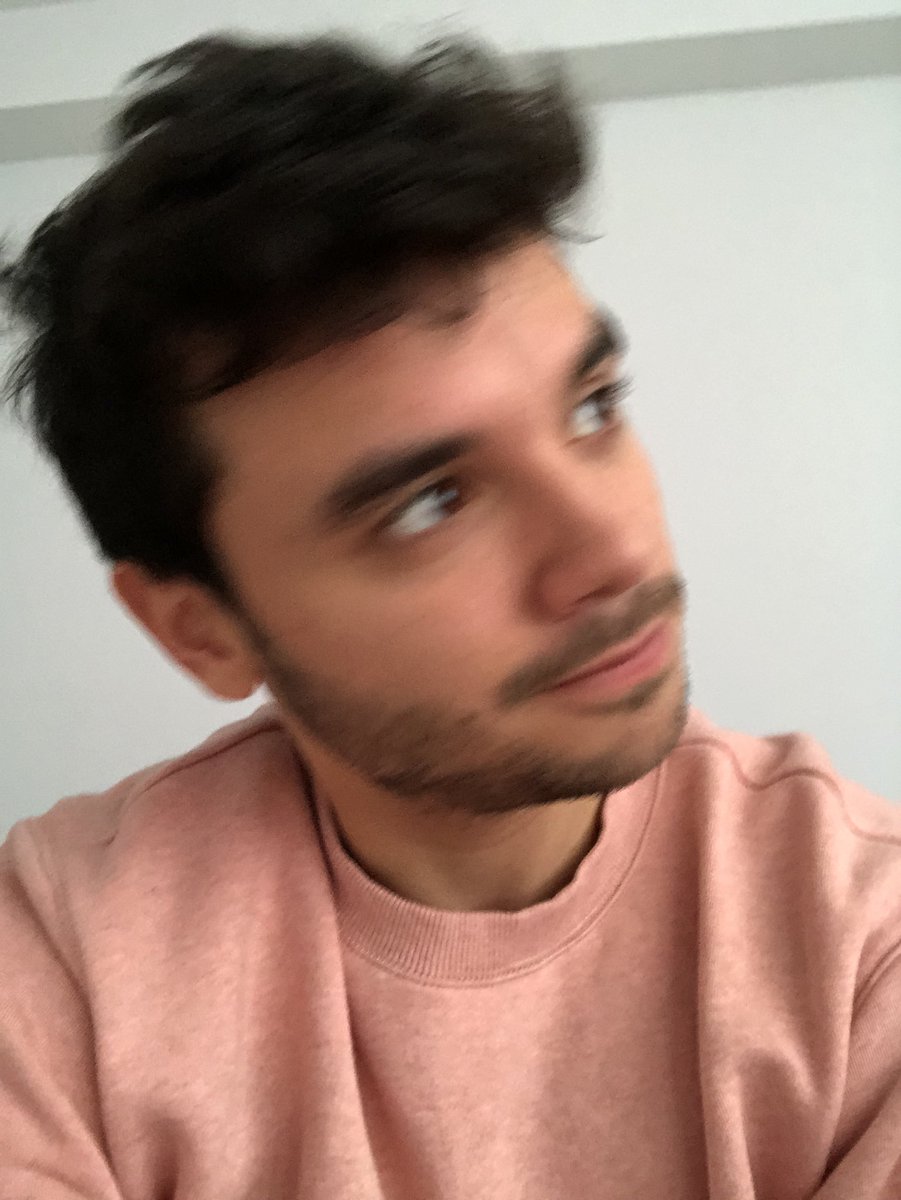 AguCasanova_'s tweet image. Toma te comparto una selfie movida, compárteme tu selfie movida