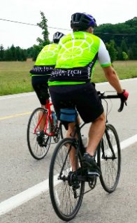 Cycling fitness gear with visibility in mind