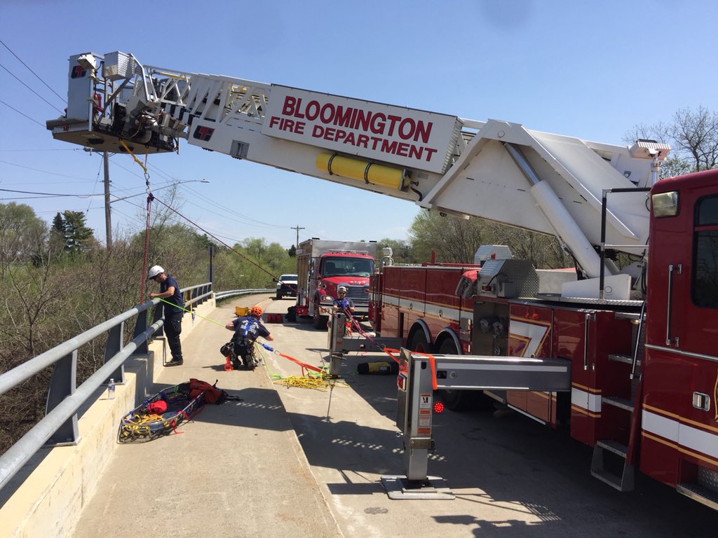 BFD_MN's tweet photo. Beautiful Saturday afternoon for some tech rescue training. Training at several different locations in the city today. #keepingskillssharp #BloomingtonFire https://t.co/Kh3hIDTABG