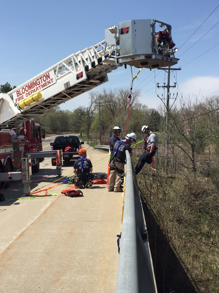 BFD_MN's tweet photo. Beautiful Saturday afternoon for some tech rescue training. Training at several different locations in the city today. #keepingskillssharp #BloomingtonFire https://t.co/Kh3hIDTABG