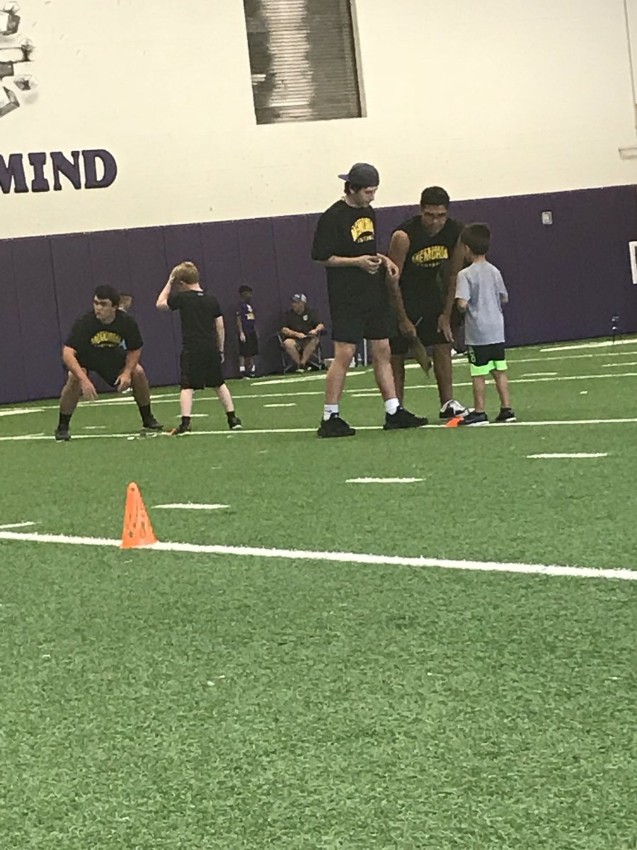 FriscoMemo_FB's tweet photo. More pics from the 1st ever warrior football volunteer activity #Built4Life 
#DCA #FFL https://t.co/vOvl05Olow