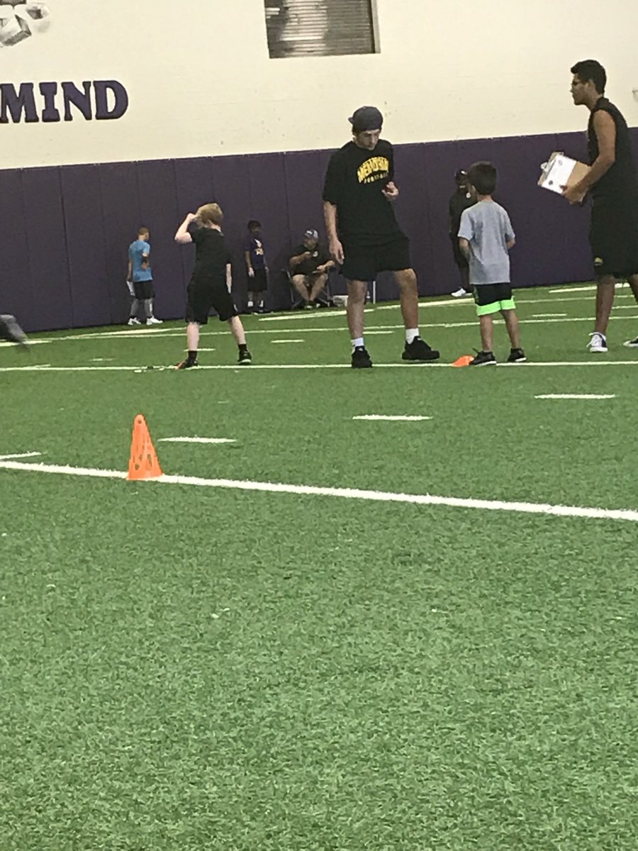FriscoMemo_FB's tweet photo. More pics from the 1st ever warrior football volunteer activity #Built4Life 
#DCA #FFL https://t.co/vOvl05Olow