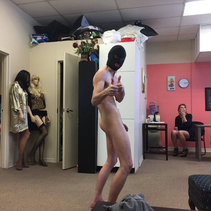 Crazy uncle Jack is back on set https://t.co/5YMIcVBipS<a href="/tag/xbizmiami"class="tags"><span>#xbizmiami</span></a><a href="/tag/camawards2019"class="tags"><span>#camawards2019</span></a>