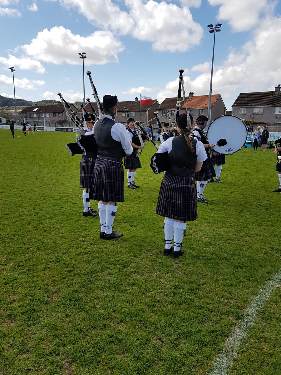 FraserZosia's tweet photo. More great shots from Polish Heritage Day  a very windy day in Inverness  @PLinEdinburgh #PolesinUK https://t.co/qyVxxIJMRo