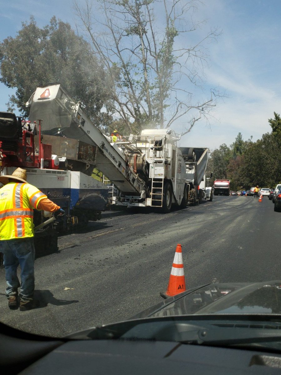 kerry_reddbug's tweet photo. @MissionViejoCA Hey guys, what the heck with construction on Alicia and Trabuco on a Saturday? Detour signs maybe? Traffic backed up for 30 minutes https://t.co/qavSmymJHX