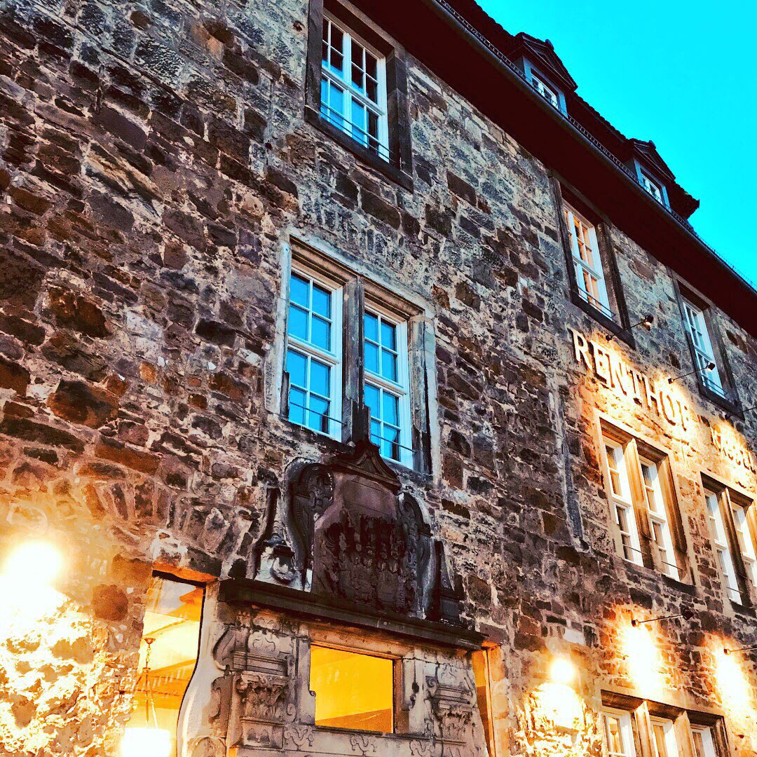 1807Doris's tweet photo. Im Hotel Renthof in Kassel war es wieder wunderbar 👌🏻✨#Kassel #gastronomie #bestplace #location #terrasse #abendessen #guterservice https://t.co/ngBncV5WGM https://t.co/7J8q2cS8Sq