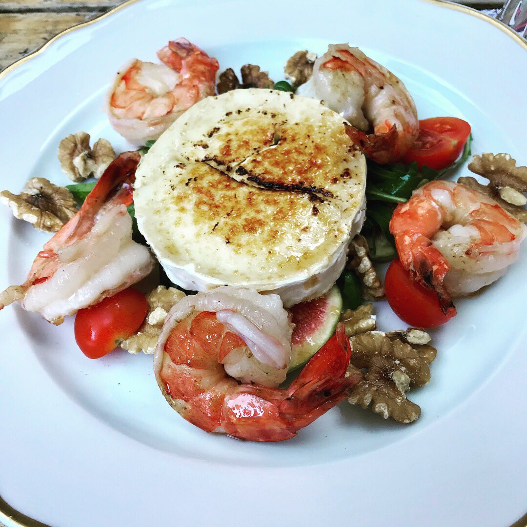1807Doris's tweet photo. Im Hotel Renthof in Kassel war es wieder wunderbar 👌🏻✨#Kassel #gastronomie #bestplace #location #terrasse #abendessen #guterservice https://t.co/ngBncV5WGM https://t.co/7J8q2cS8Sq