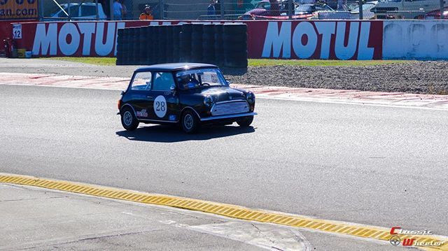 ClassicWheeler's tweet photo. Racing Mini

#mini #austinmini #minicooper #morris #morriscooper #minivintage #minilover #minicoopers #oldtimer #youngtimer #carphotography #voitureancienne #voituredecollection #carphotoshoot #carphoto #drivetastefully #vintagecar #vintagecars #carstagr… https://t.co/qknXosXFOi https://t.co/KOxtk7Vvwc