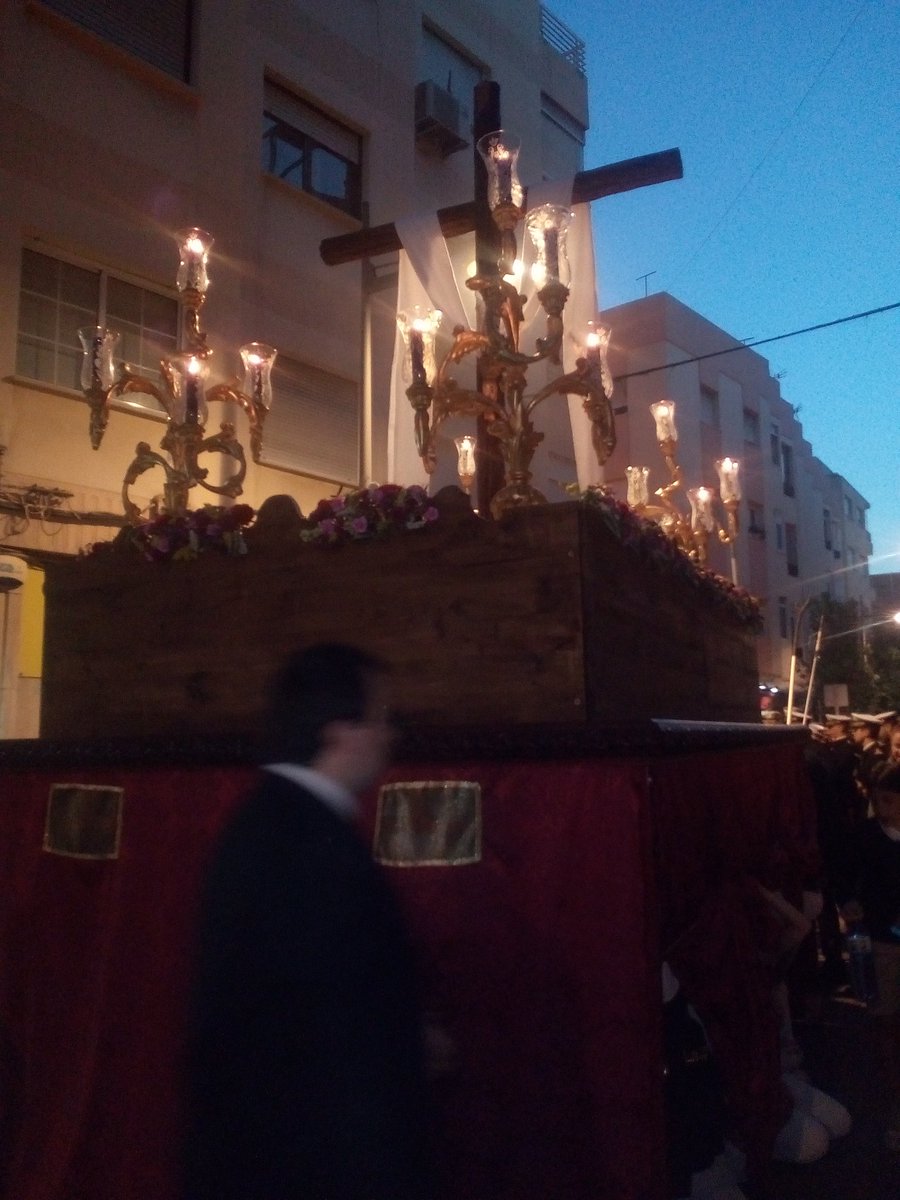 CruzGuiaAlmeria's tweet photo. 21:20 | ALMERÍA: Procesión de la Cruz de Mayo de @CruzTorera con @BCTCarmenAlm por la calle Murcia. https://t.co/ndMj7PjzUJ