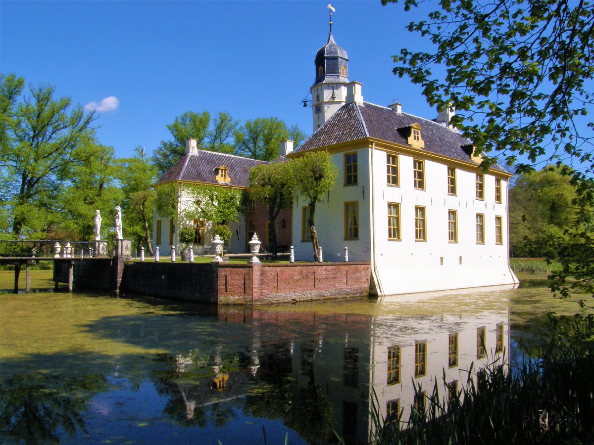 Gisteren een heerlijke wandeling gemaakt in de tuinen van de prachtige borg gelegen in Slochteren #Fraeylemaborg