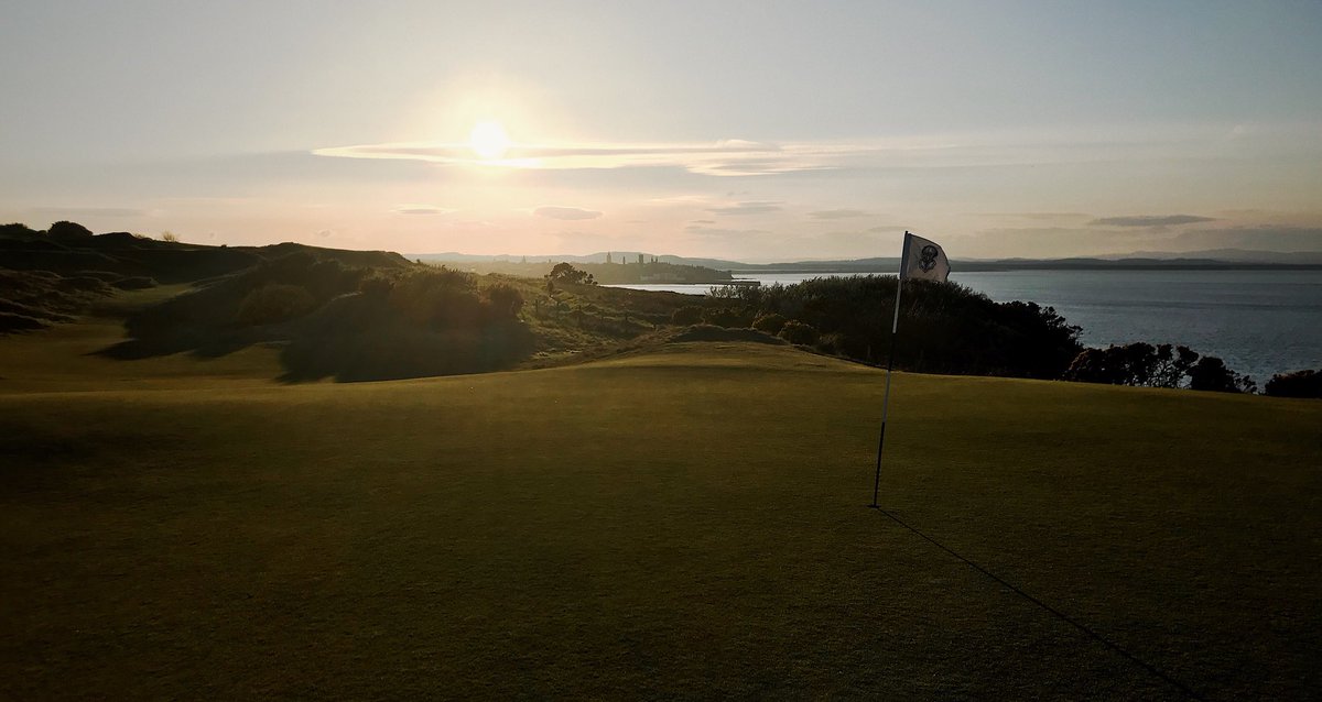 jonwood1978's tweet photo. Out on the #CastleCourse checking #moisturelevels #noirrigationwater till Thursday #irrgationupgrade pipes cut #great time for a #heatwave #RevolutionPrimierMix working well @AquatrolsEurope #raindance by Monday #firmanddry #runninggolf @TheHomeofGolf https://t.co/GnSVP8ZI1w