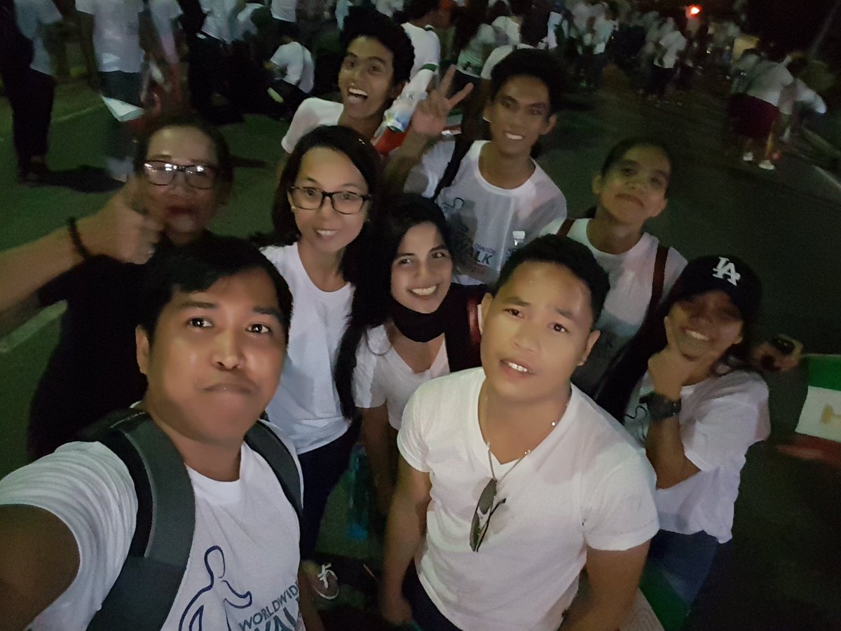 meBurning27's tweet photo. Cebu City Kadiwa Goals 😍😍
1 with EVM🇮🇹
@NorhizaJ
 @IGN
#INCwalktofightpoverty https://t.co/RWK0nBGjQs