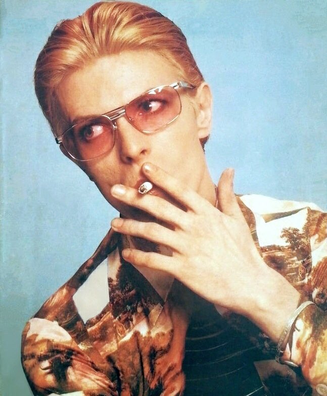 davidbowie_news's tweet photo. David Bowie, 1975 by Steve Schapiro. https://t.co/jSun3tksee