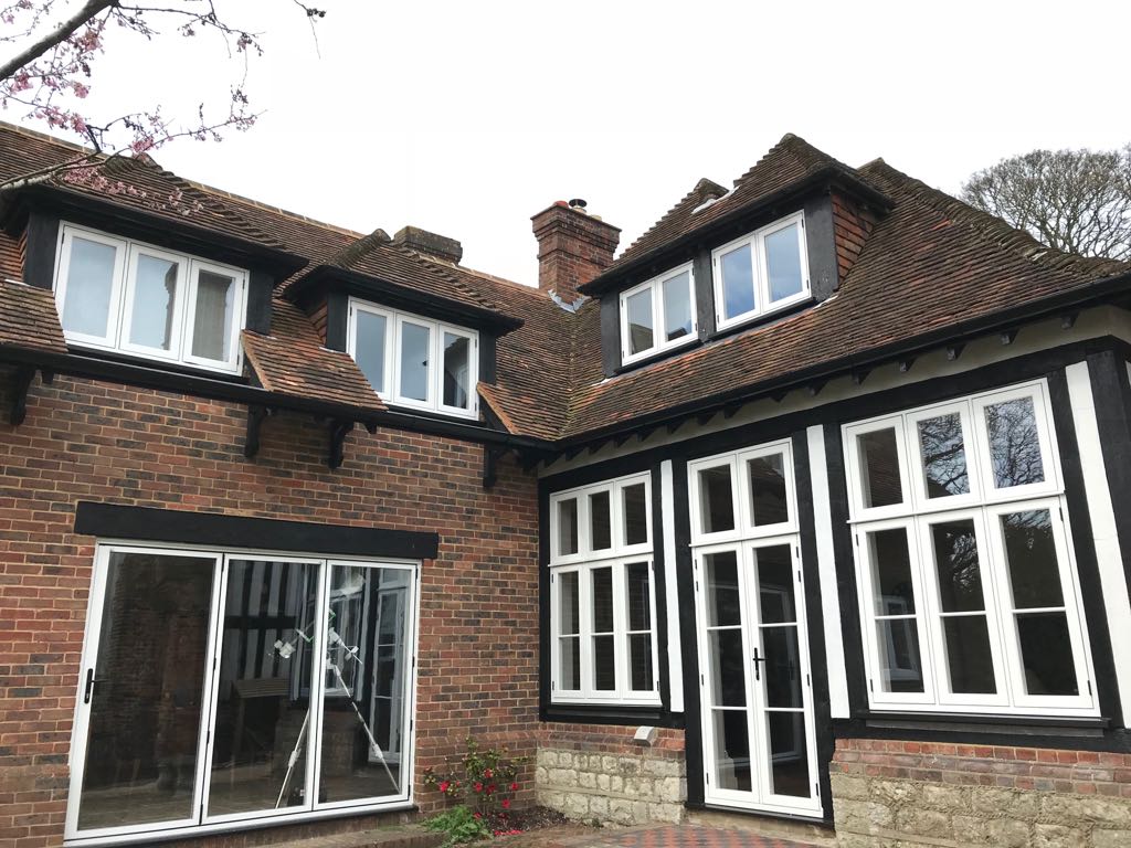 DWLWindows's tweet photo. At this property near Maidstone, Kent, we supplied and installed ‘Tudor look’ Residence 9 windows and doors with astragal bars. We also installed our Smart Visofold 6000 bifolding doors. #Residence9 #Windows #Tudor #Smart #BifoldDoors #Sliders #GreatFinish #Fitterwork https://t.co/OfmodiAg7d