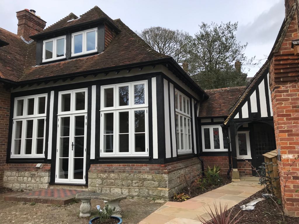 DWLWindows's tweet photo. At this property near Maidstone, Kent, we supplied and installed ‘Tudor look’ Residence 9 windows and doors with astragal bars. We also installed our Smart Visofold 6000 bifolding doors. #Residence9 #Windows #Tudor #Smart #BifoldDoors #Sliders #GreatFinish #Fitterwork https://t.co/OfmodiAg7d