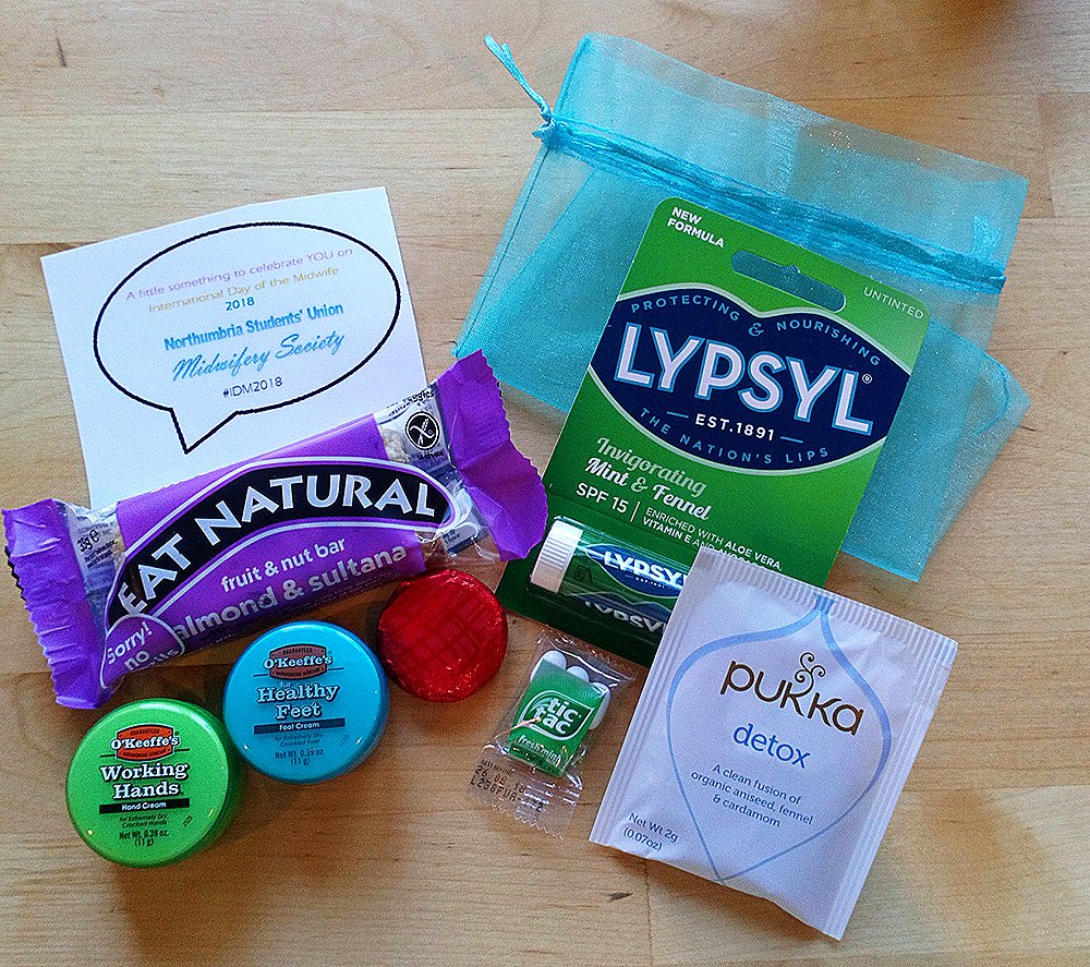 midwifery_nsu's tweet photo. Gifts fit for a... #midwife ❤️

We think midwives deserve the moon on a stick...but little treats &amp; #selfcare essentials are a very close second!

Thanks @DeliciousBoka @okeeffescompany @EatNaturalBars @Odylique @LypsylUK and @Tesco for supporting us &amp; showing love on #IDM2018 https://t.co/fKkCA2L5NK