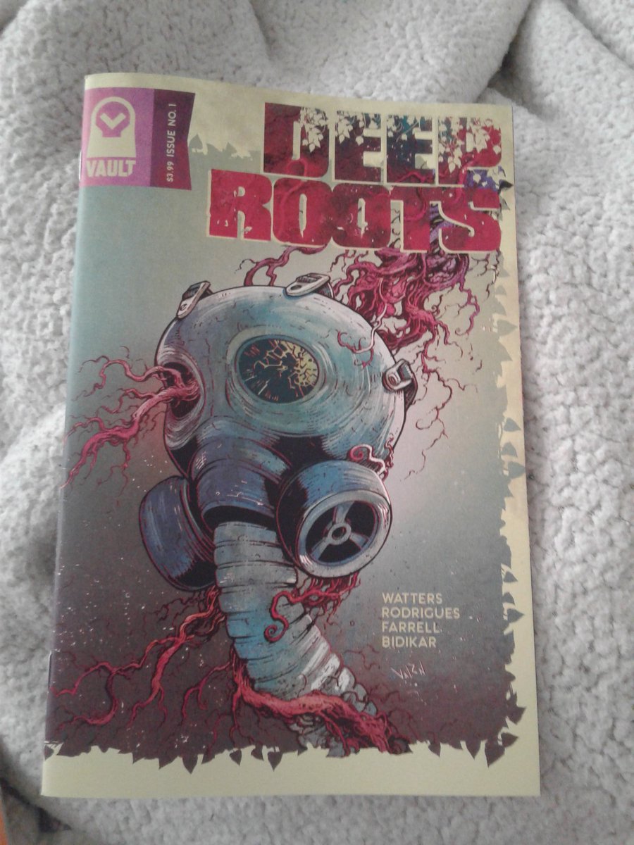 KazekunForever's tweet photo. Just got home from #FCBD2018. Got a great haul. And aside from the usual free comics, I also picked up @OkieComics Magazine #2, Deep Roots #1 from @thevaultcomics and DC Nation #0 from @DCComics. Super excited to read all of these! #comics #indiecomics #mainstreamcomics https://t.co/KxgBgQWNIO