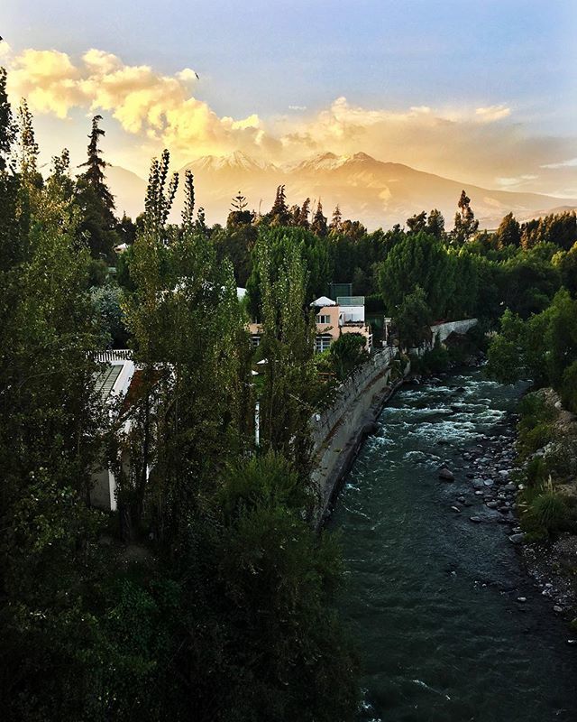LeeHarder2's tweet photo. Sunset on the Andes. https://t.co/LEAuIvjdkl https://t.co/dByjoVGkrX