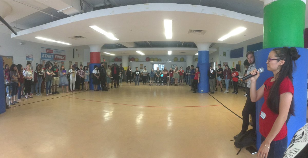 TAGPhilly's tweet photo. Closing the day with a huge circle. #ed4lib18 #PHLed https://t.co/cHTIUUJ74n