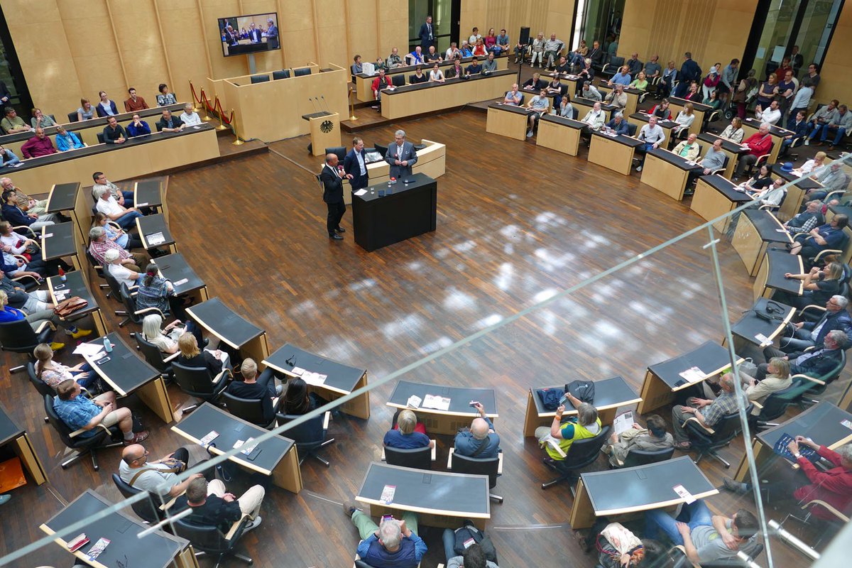 DAI_Labor's tweet photo. #Berlin, Du bist so wunderbar! Beim #TagderoffenenTür im #Bundesrat waren wir dabei! Es hat Spaß gemacht und war toll organisiert. Hier ein paar Bilder von uns.... #MichalMüller #TUBerlin #DAILabor #Digitalisierung #DiginetPS #SmartBike #Auvegos #Germany https://t.co/7nI6ssnhBN