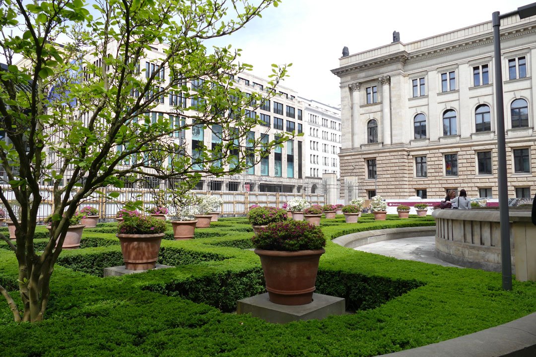 DAI_Labor's tweet photo. #Berlin, Du bist so wunderbar! Beim #TagderoffenenTür im #Bundesrat waren wir dabei! Es hat Spaß gemacht und war toll organisiert. Hier ein paar Bilder von uns.... #MichalMüller #TUBerlin #DAILabor #Digitalisierung #DiginetPS #SmartBike #Auvegos #Germany https://t.co/7nI6ssnhBN