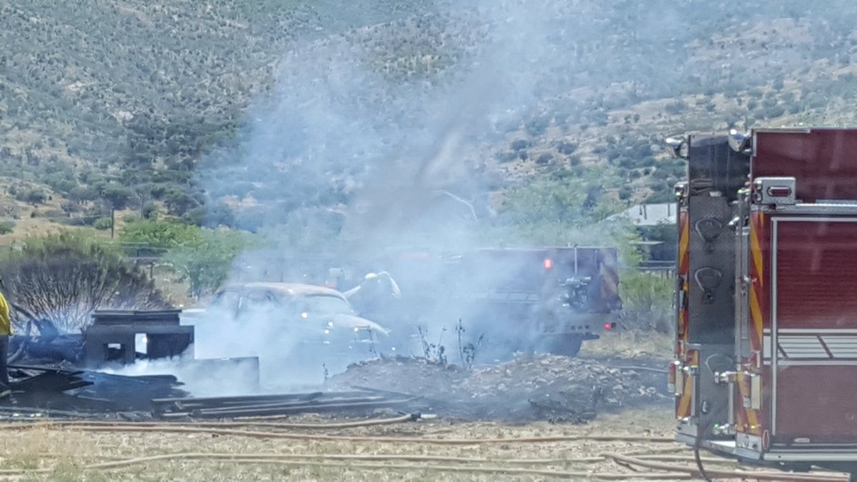 Fryfiredistrict's tweet photo. Fire season is here. Please exercise caution when working outdoors with potential ignition sources. @BLMAZFire @azstateforestry #sparksstartfires https://t.co/asHg8rBu7Z