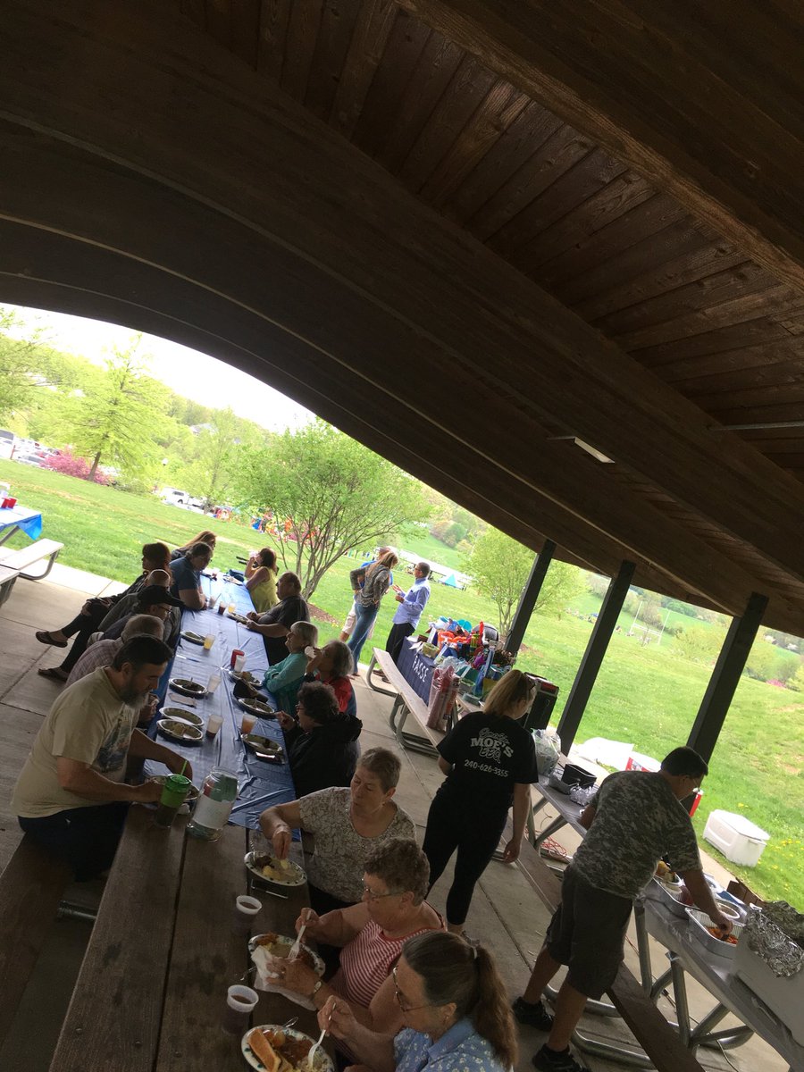 FCPS_FASSE's tweet photo. Picnic for support staff at Old National Pike Park &amp; raffle table with proceeds to FASSE scholarship fund https://t.co/KhIIlDSnQc