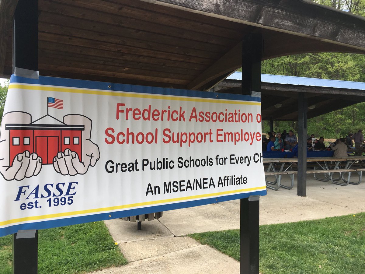 FCPS_FASSE's tweet photo. Picnic for support staff at Old National Pike Park &amp; raffle table with proceeds to FASSE scholarship fund https://t.co/KhIIlDSnQc