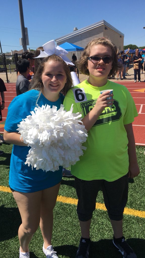 LSumrall72's tweet photo. https://t.co/ek5anY70kM.ever. Cheering for all the amazing athletes at the Special Olympics!!! #proudtobearaider
#1RoUSe 🎉🤞🏻❤️ https://t.co/Yci1ChXIP0