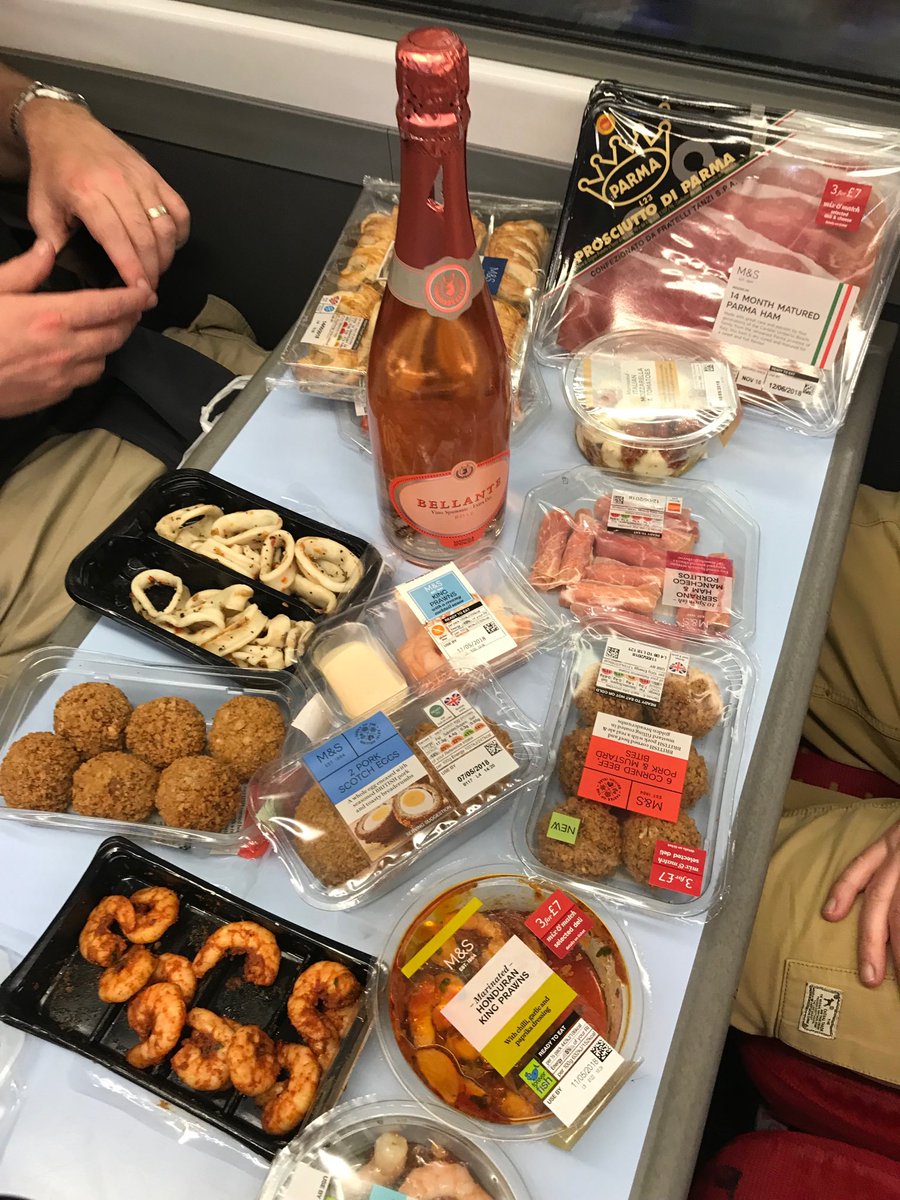 WAFC_TPC's tweet photo. Doing what we do best.
#traintapas
#thepatheticcasuals
#wafc
#poncing
#champions
🔵⚪️🔵 https://t.co/LJ3UnN3ivk