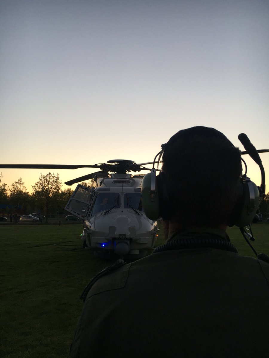 dhcluchtmacht's tweet photo. Laatste vlucht voor @RonnieFlex2907 vandaag. Wat een gave dag! Vliegen voor de vrijheid. Op naar Leeuwarden! #5meiheli Geen vliegangst meer 😉 #Flexflight #NH90 #bevrijdingsfestival @andresteur 👊🏻@Comite4en5mei https://t.co/mracjFYUF7