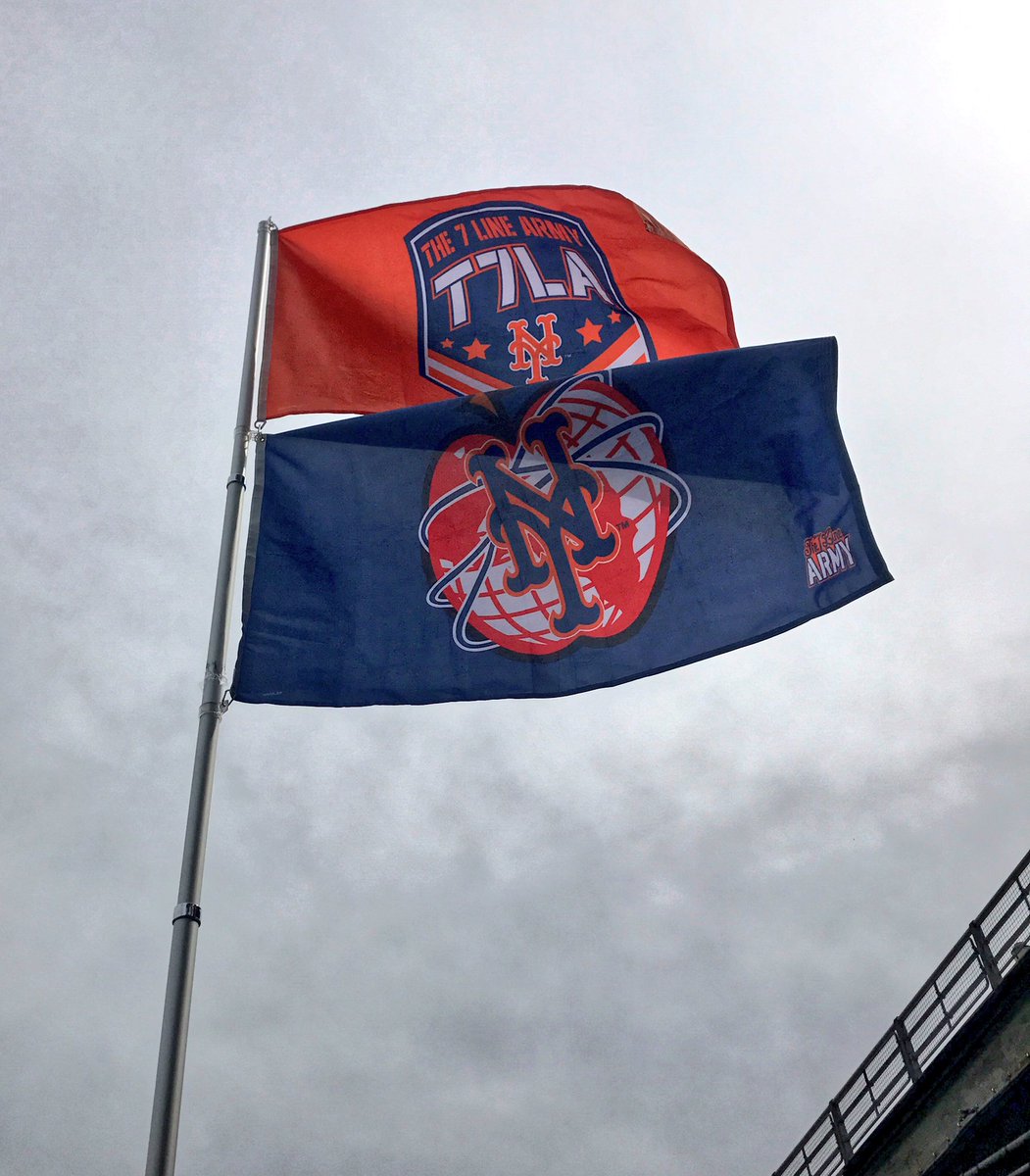 The7Line's tweet photo. Tailgate has begun. Come hang out. #MTALot #The7LineArmy #T7LA #Mets #CitiField https://t.co/pjeoTLPDcP