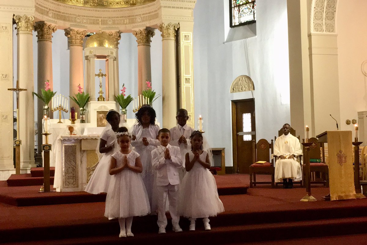 Sjpadmissions's tweet photo. Let’s pray for all the children who are preparing to receive Holy Communion for the first time, this weekend. This is an important step in their journey to the heart of our Catholic faith! #RCABSchools @MissSheehan1987 @sjp2camattapan https://t.co/zsj2QTbqQE