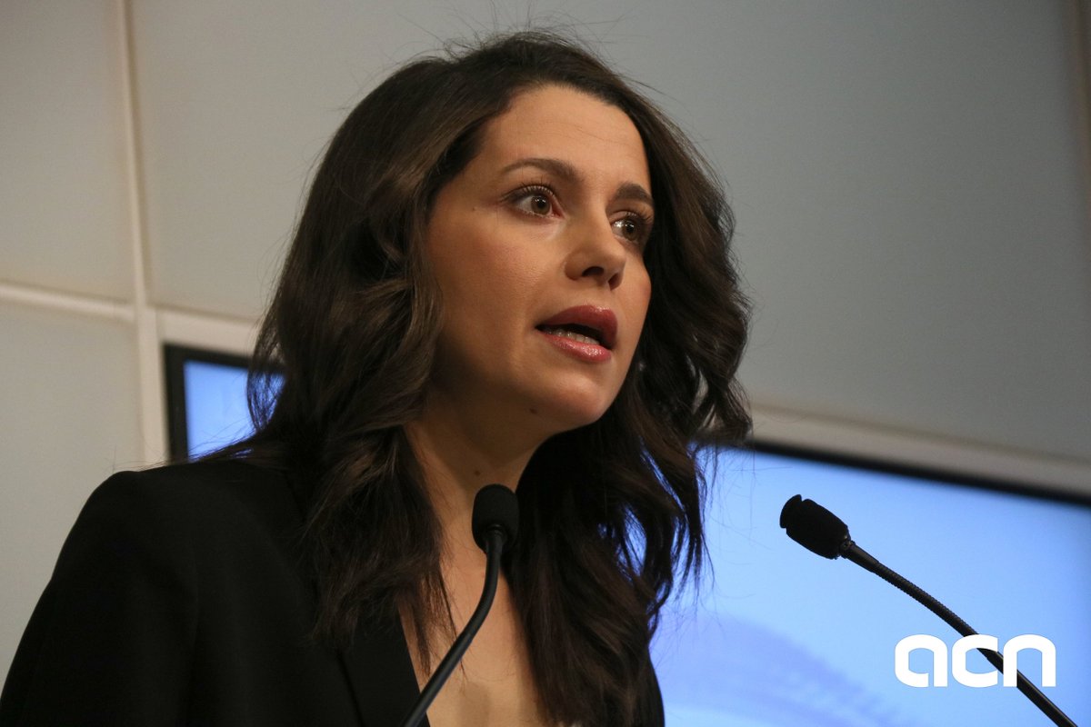 catalannews's tweet image. Leader of unionists Ciutadans calls on Spanish government to act before law enabling Puigdemont to be sworn in from Germany comes into effect ➡️ goo.gl/sqfEvG  .