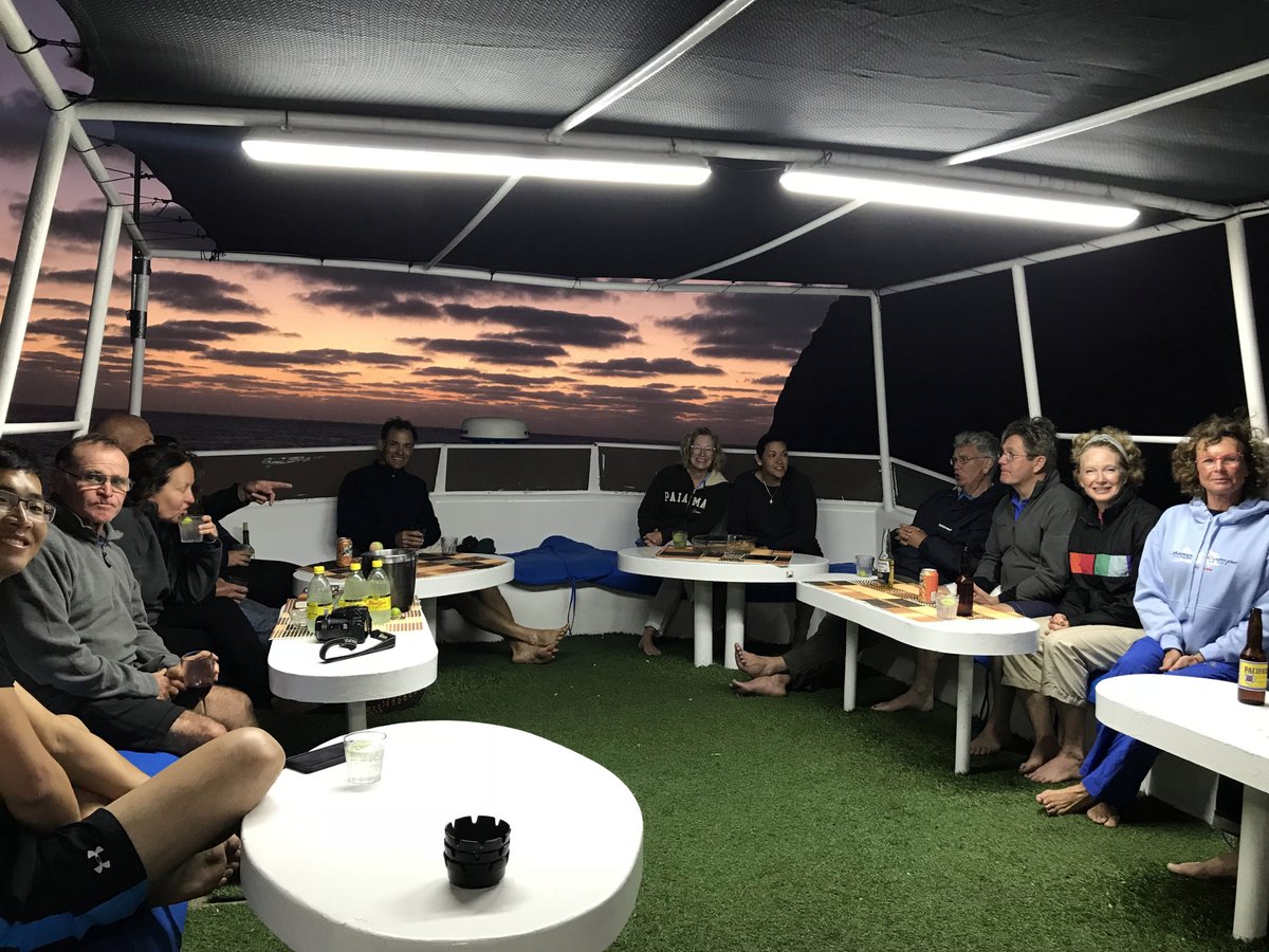 TravelwithTam's tweet photo. Another Fantastic Solo Trip with Ray of Hope Expeditions! https://t.co/to7ukvaEu2 @QueenofMantas @MarineMegafauna #scuba #scubadiver #citizenscience #ilovescience #mantaray #manta #science #volunteering #expedition #scienceexpedition #liveaboard #divetrip #dogood https://t.co/0zojqBcjd4