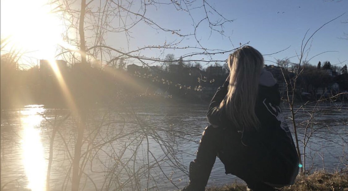 itsFoxaneSly's tweet photo. Spending time with yourself is time well spent because it makes you a happier person to be around.#bekind #knowledge #mindset #inside #happy #soul #girlpower #grlpwr #shieldmaiden #valkyrie #mjolnir #midgard #odin #valhalla #viking #warrior #fightlikeagirl #photography #landscape https://t.co/RugdcOAIP0