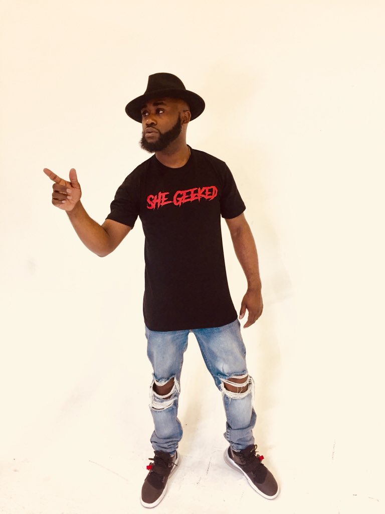 traychaney's tweet photo. โ.....as long as you make sure the shot is right....I wonโt snapโ.....#SheGeeked Official Music Video Shoot OOGIE LEO FT TRAY CHANEY #SaintsAndSinners #TheWire #Hiphop #Actor #Music https://t.co/2Bl2P7Lpmb