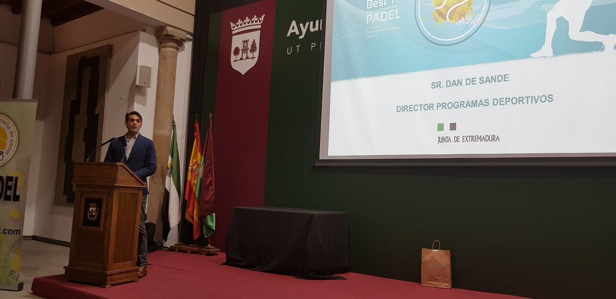fexpadel's tweet photo. Interviene @dandesande en la clausura #best17 @DXTextremadura https://t.co/53gL5WMrnD