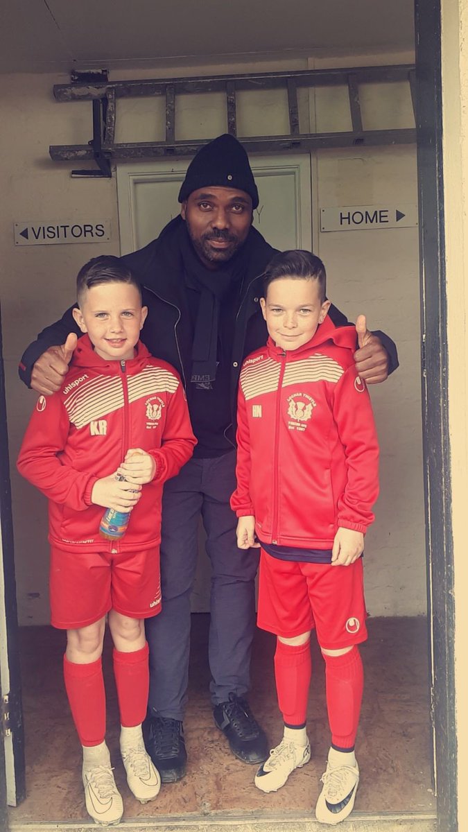 davienish's tweet photo. @SimonDonnelly13 brill night last night, wee man had a great day scored 3 and met Dider Agatha🍀🍀 https://t.co/hMx36Z95wZ